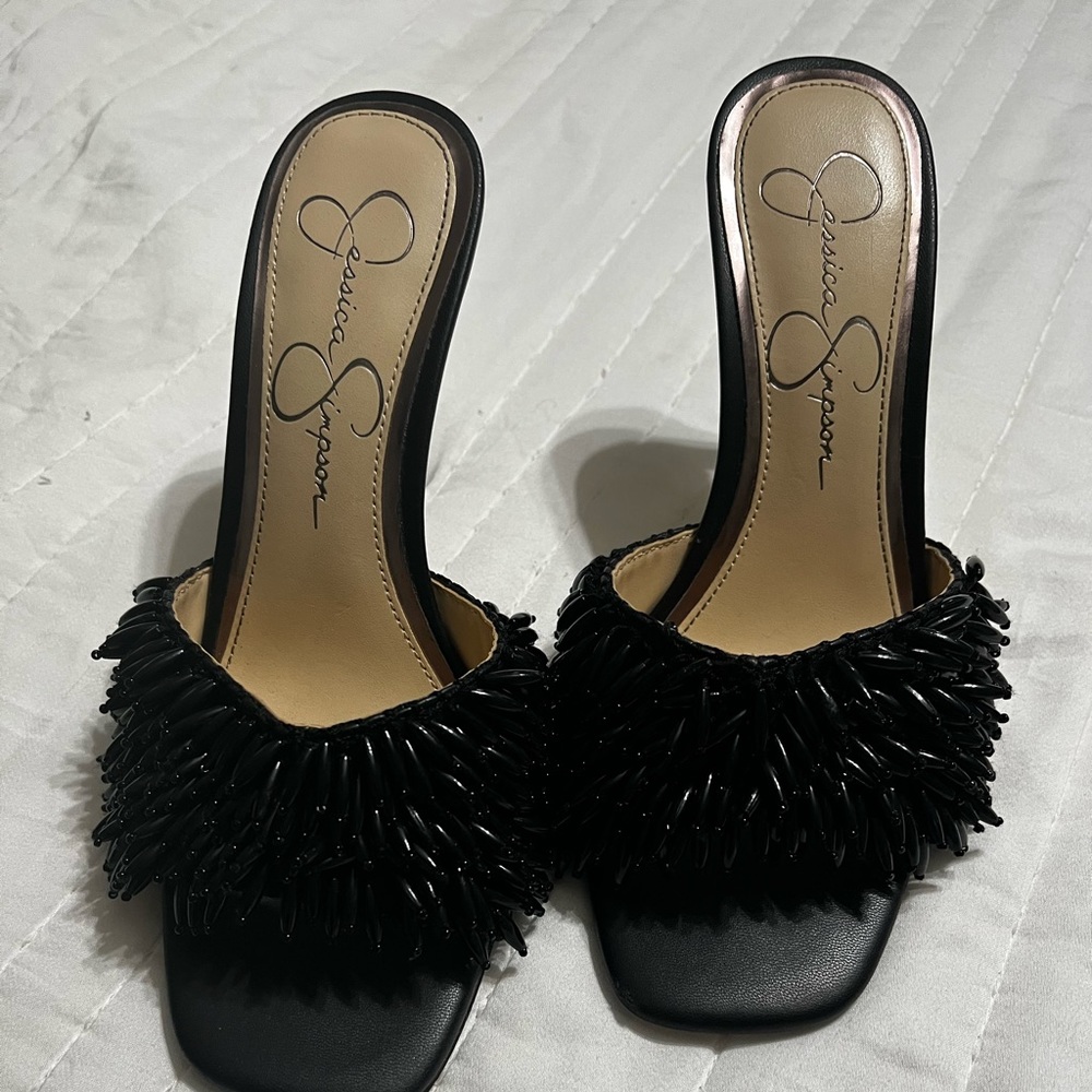 Jessica’s Simpson pumps barely used. - Picture 3 of 5